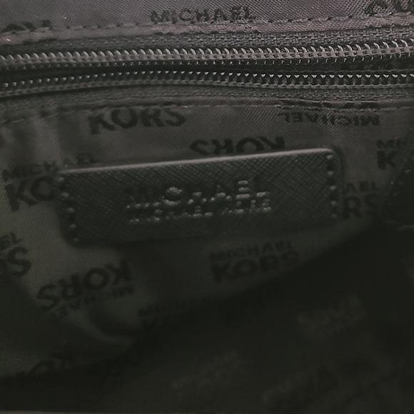 🖤MICHAEL KORS Chain-Link Saffiano Leather Dome Black Crossbody Bag - Picture 10 of 14